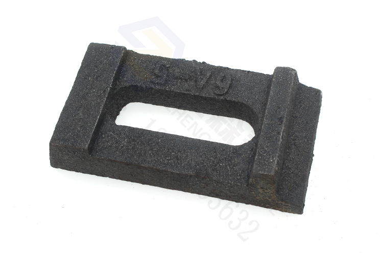 a65球墨铸铁预埋型轨道压板p50kg钢轨固定压板